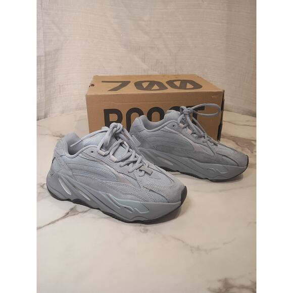 adidas Yeezy 700 V2 Hospital blue size 5 mens used main image 5
